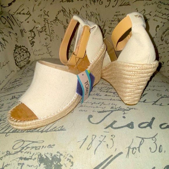 Tom’s Wedges NWT Size 10 - Picture 3 of 3